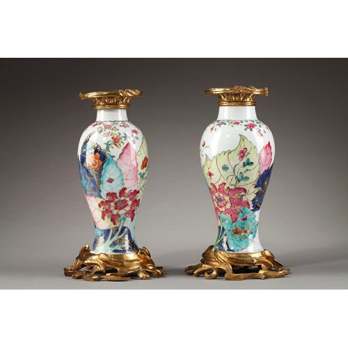 Pair of vases "famille rose" porcelain decorated with Tobacco leaf -Qianlong period